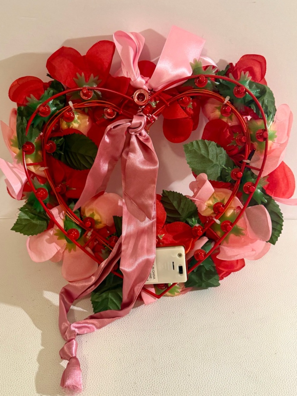 Avon Valentine Heart Rose Wreath Lighted Red Pink Floral Wall Hanging LED Decor - Picture 9 of 13